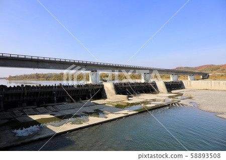 Chiyoda new waterway, shunt weir (Tokachi River) 58893508