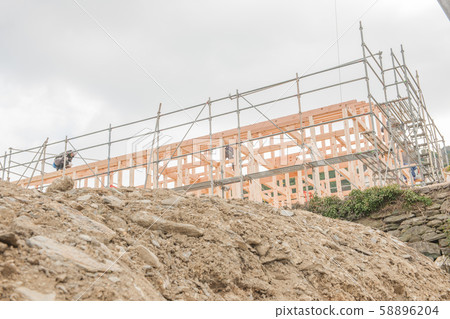 木屋施工現場 58896204