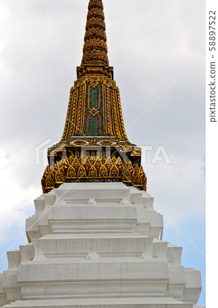 thailand asia     bangkok rain  temple  wat  58897522