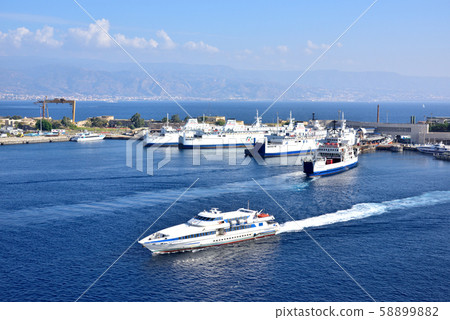 Mediterranean Sea Sicily Messina Port Messina Strait 58899882