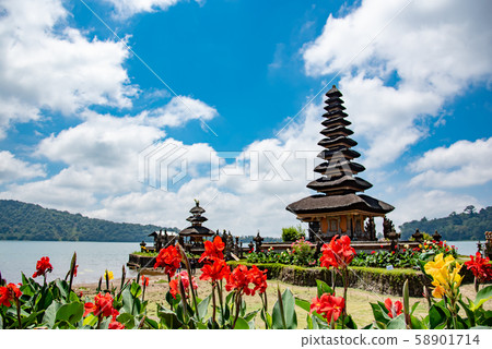 Ulun Danu Bratan Temple on the shore of Bali, Indonesia Ulun Danu Bratan Temple on the shore of Bali, Indonesia 58901714