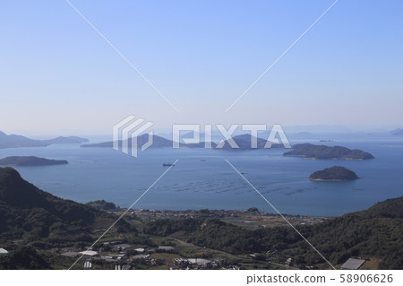 See the Seto Inland Sea, Bisan Seto's Minotsu Bay and Shiotsu Islands from the back of Tadotsu Town 58906626