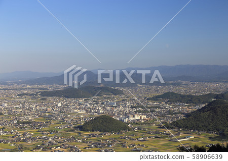 Overlooking Zentsuji city from west to east 58906639