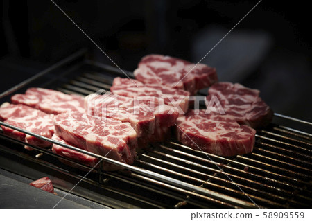  牛排 58909559