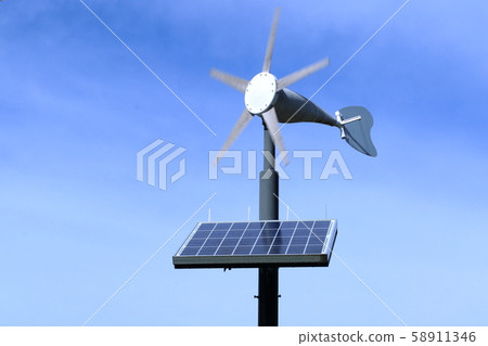 風力發電機和太陽能電池板發電 風力發電機和太陽能電池板發電 58911346