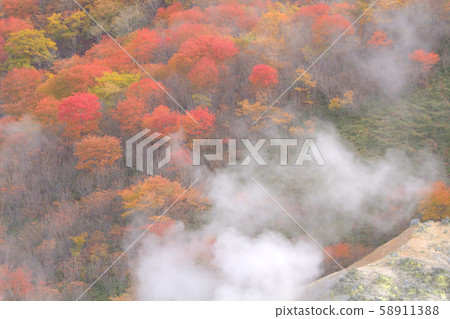 Noboribetsu Onsen, Autumn colors of Jigokudani (14) 58911388