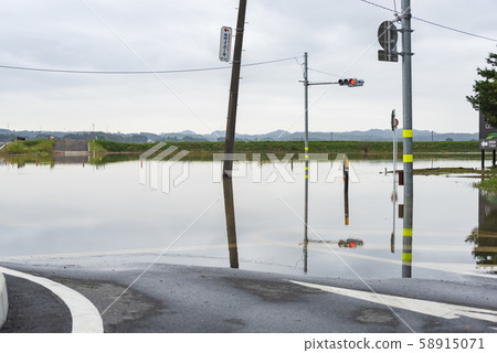 Intersection Road Flood Flood Flood Heavy Rain Typhoon Intersection Road Flood Flood Flood Heavy Rain Typhoon 58915071