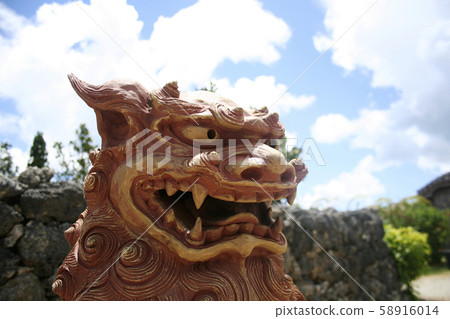 Shisa and clear sky and Okinawa Shisa and clear sky and Okinawa 58916014