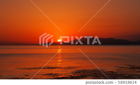 Niigata Yoneyama and Sunrise Sea of Japan 58918614