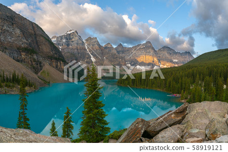 Moraine Lake, Banff National Park, Alberta, Canada 58919121