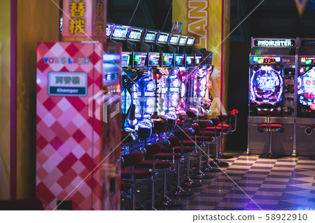 Pachinko machine 58922910