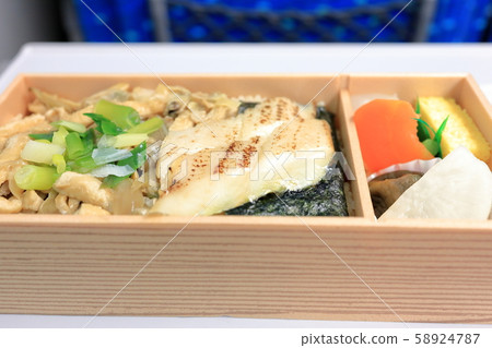Delicious Fukagawa Mushi Bento to eat in the Shinkansen train 58924787