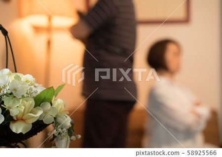 Couple fight image Couple fight image 58925566