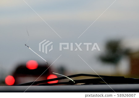 Car windshield cracks Car windshield cracks 58926007