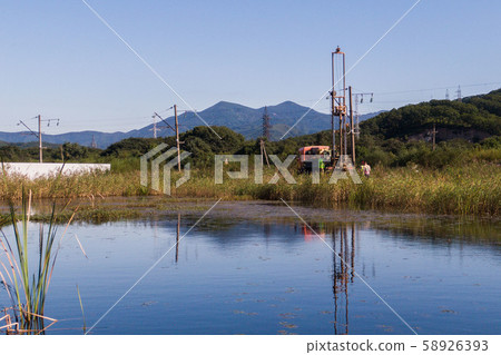 Mobile drilling rig for repair of oil and gas wells. 58926393