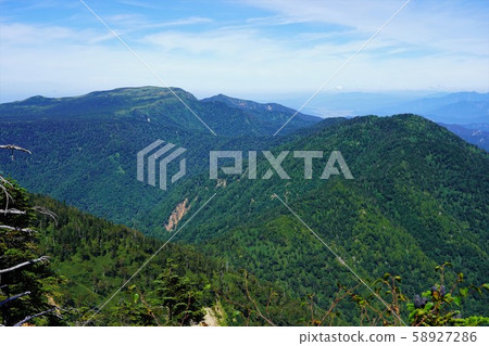 山頂的山脊 58927286