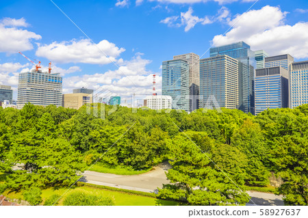 [Tokyo] View from the Imperial Palace East Gardens and Observatory 58927637