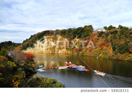 At Kameyama Lake (Kameyama Bridge) At Kameyama Lake (Kameyama Bridge) 58928151