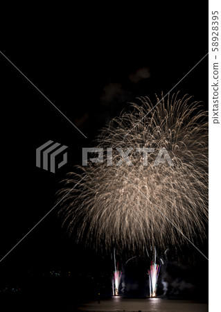 [Yugawara Onsen Maritime Fireworks Festival] 58928395