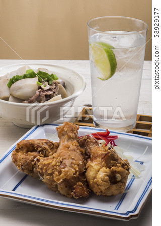 Deep-fried sour and chicken 58929177