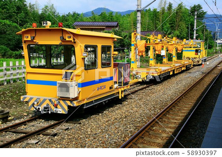 Rail transport motor car 58930397