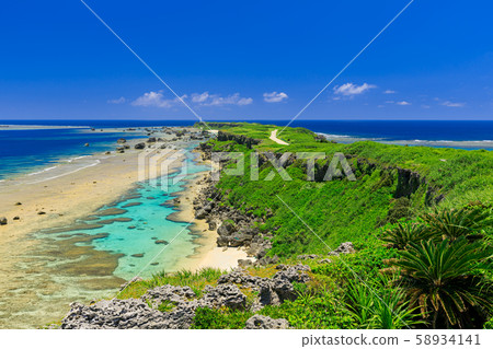 宮古島以東_ Hen'nazaki的絕景 宮古島以東_ Hen'nazaki的絕景 58934141