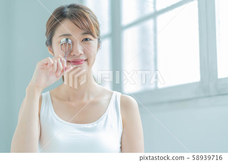 Beauty Beauty Young Woman Buehler Eyelash 58939716