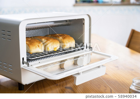 Bake focaccia in toaster oven 58940034