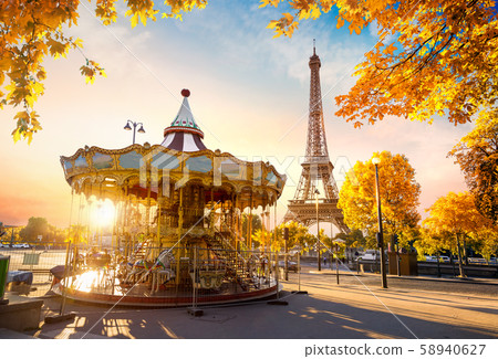 Carousel in autumn 58940627