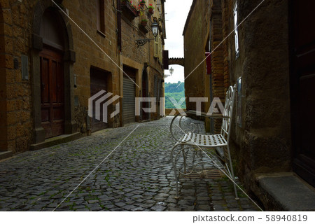 美麗的山城堡Anishi西部最佳的看法。 58940819