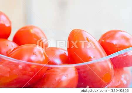 Close up fresh cherry tomato. 58940863
