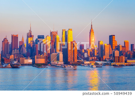 View on Manhattan at sunset View on Manhattan at sunset 58949439