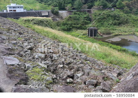 大倉川農田防災大壩堤防和交叉溢洪道 大倉川農田防災大壩堤防和交叉溢洪道 58950884