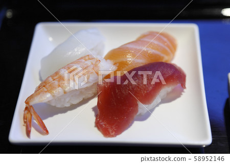 Sushi nigiri 58952146
