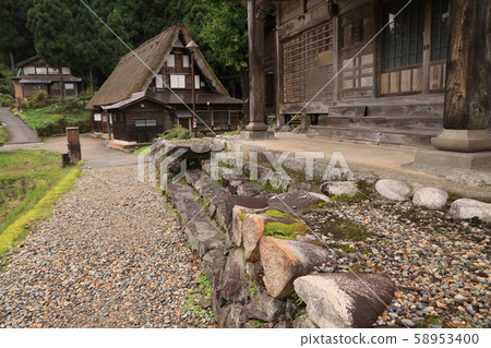 Traditional village path 58953400