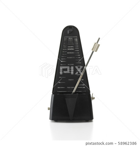 在白色背景上的節拍器 58962386