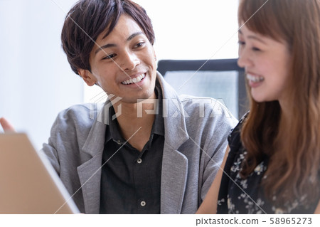 業務場景書桌工作 業務場景書桌工作 58965273