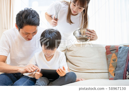 Family Family Parent and child Tablet PC 58967130