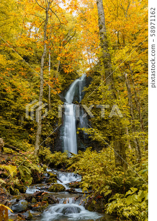 Oirase小河在Yunii落 58971162