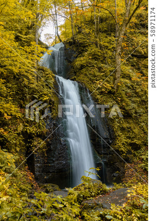 Oirase小河在Yunii落 Oirase小河在Yunii落 58971174