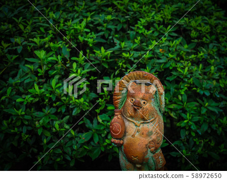[Kyoto] Suzumushi Temple Fresh Green Tanuki Figurine 58972650