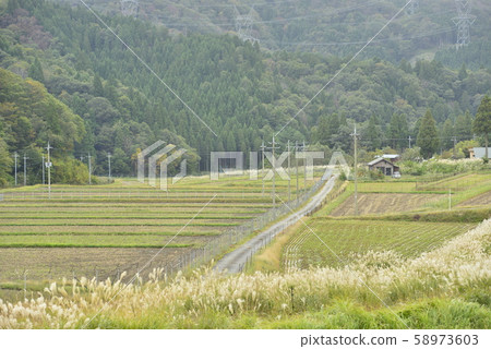 [滋賀縣高島市]村里的山景 58973603