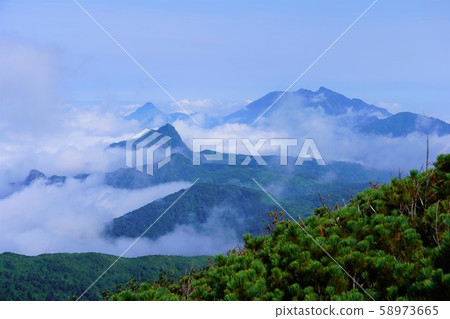 Yubari的Ashibetsu和Yunkai山 58973665