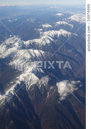 從南阿爾卑斯山眺望赤石山脈的全景 從南阿爾卑斯山眺望赤石山脈的全景 58974999