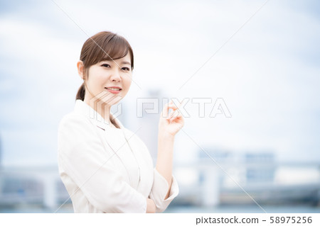 [戶外]職業女性30多歲 58975256