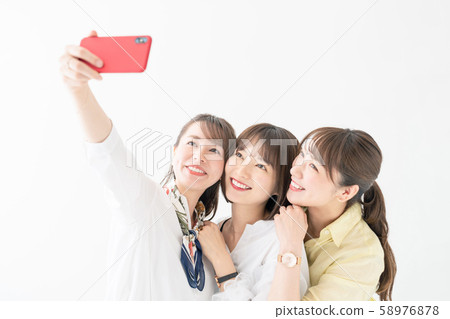 Selfie組的女性 Selfie組的女性 58976878