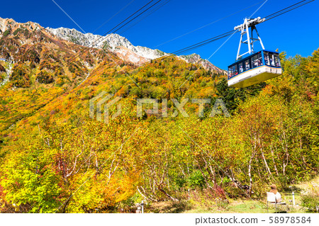 <Toyama Prefecture> Autumn leaves of Kurobedaira and Tateyama Kurobe Alpine Route <Toyama Prefecture> Autumn leaves of Kurobedaira and Tateyama Kurobe Alpine Route 58978584