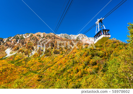 <Toyama Prefecture> Autumn leaves of Kurobedaira and Tateyama Kurobe Alpine Route <Toyama Prefecture> Autumn leaves of Kurobedaira and Tateyama Kurobe Alpine Route 58978602