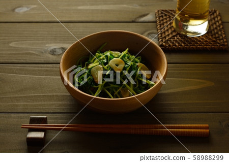 Bean seedling (fried garlic) Bean seedling (fried garlic) 58988299