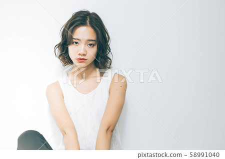 年輕女子髮型圖片 年輕女子髮型圖片 58991040